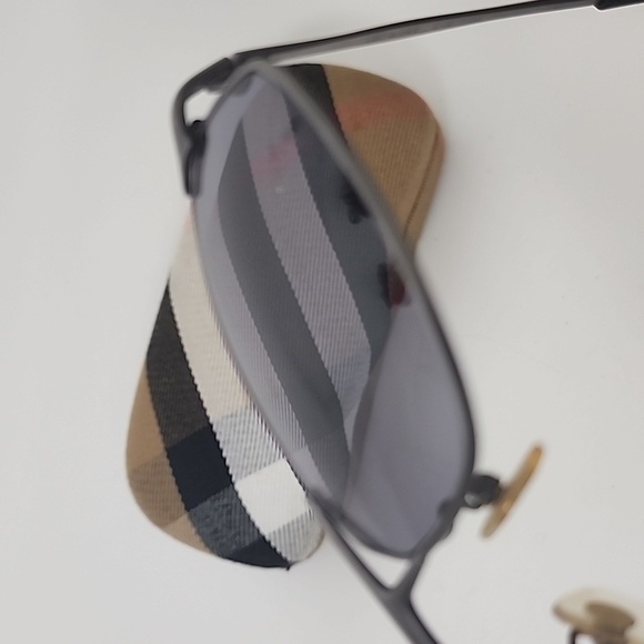 Authentic Burberrys Unisex Sunglasses - Picture 12 of 14